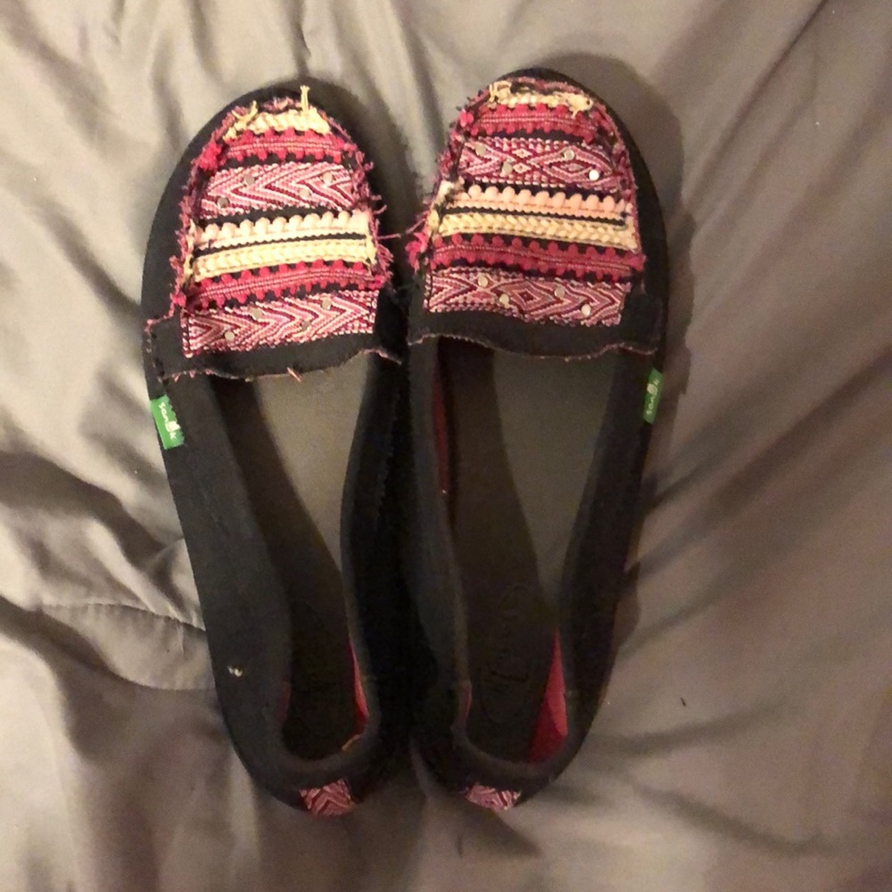 Pink and black Sanuks